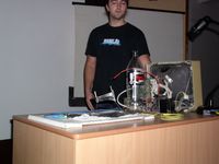 Pavel Masopust: Demonstrace lifteru (asymetrický kondenzátor)