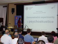 Daniel Aichinger: Demonstrační experimenty v psychoakustice