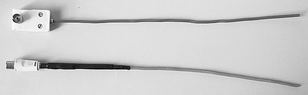 Obr. 4 Prutové anténky vysílače (horní) a přijímače (dolní)