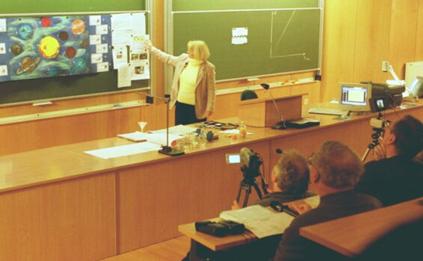 Maria Rut-Marcinkowska : Physics of young artists  - Fig. 4: The author presents the works of her students.
