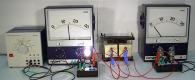 Jan Hrd  : Rozkladn transformtor  podruh  - Obr. 3 Praktick uspodn prvnho experimentu (cvky: 2 x 600 zvit)
