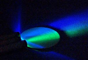 Josef Hubek  : Superjasn LED  - Obr. 13 Po zhasnut erven LED nenastv luminiscence
