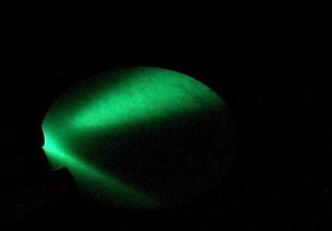 Josef Hubek  : Superjasn LED  - Obr. 15 Luminiscence po zhasnut modr LED