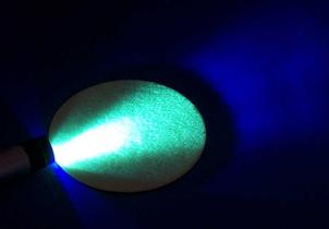 Josef Hubek  : Superjasn LED  - Obr. 16 Luminiscenn ter ozen UV LED