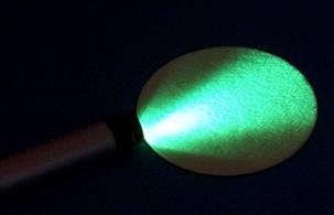 Josef Hubek  : Superjasn LED  - Obr. 17 Luminiscenn stopa po ultrafialov LED
